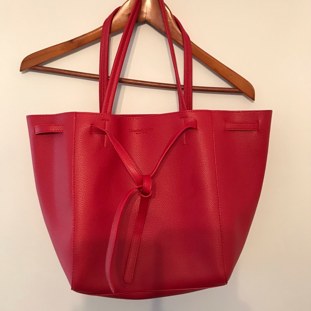 Elizabeth Arden Red Classic Tote Bag